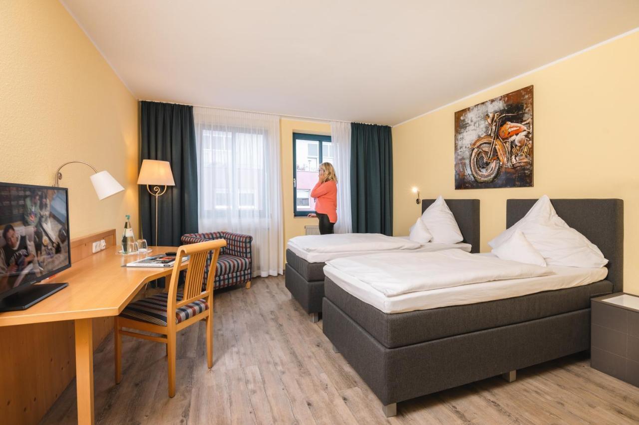 Hotel Am Park Хюккельхофен Экстерьер фото